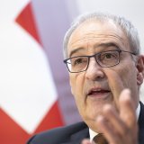 Le ministre de l'économie Guy Parmelin s'est exprimé face à la presse à l'issue d'une table ronde (archives). KEYSTONE/ANTHONY ANEX